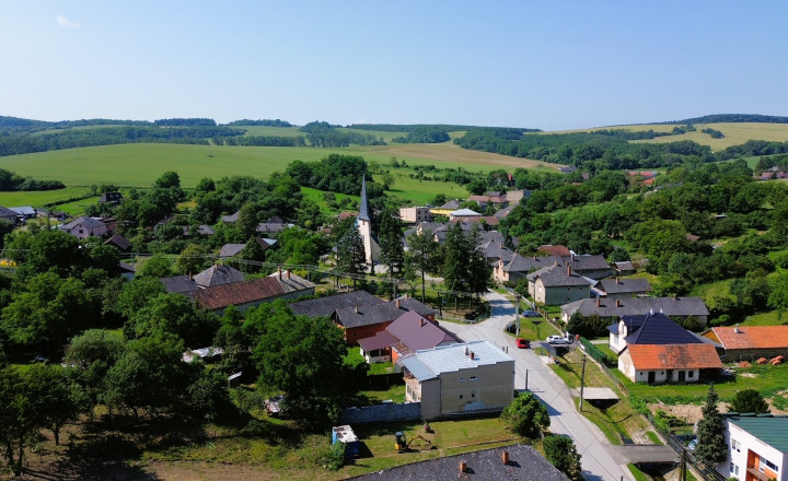 Stavebný pozemok Rešica - PREDANÝ - fotografia 5