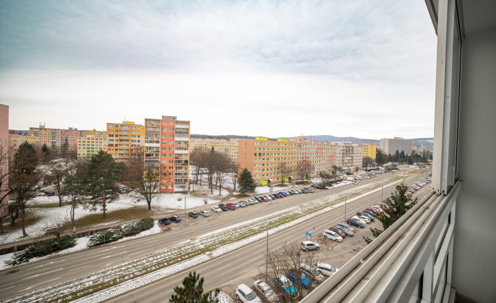 PREDAJ 1,5 izbový: pražský typ bytu s logiou - fotografia 10