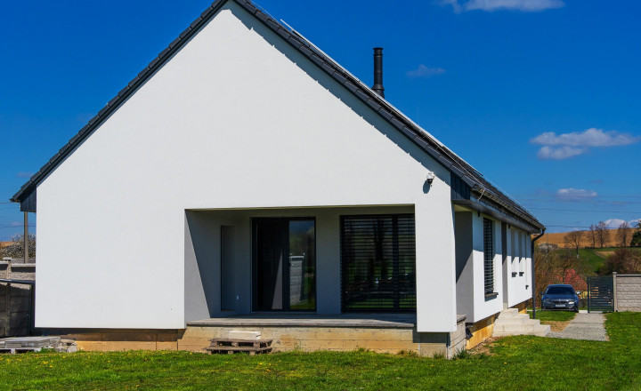 REZERVOVANÝ -Predaj 5 izbovej novostavby domu v obci Bartošovce - fotografia 37