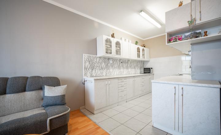 REZERVOVANÝ 1,5 izbový byt s loggiou na Terase | 46 m² | Pražský typ - fotografia 6