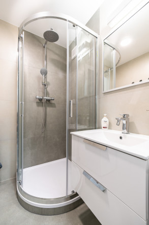 REZERVOVANÝ Prenájom samostatných izieb pre študentky - fotografia 16