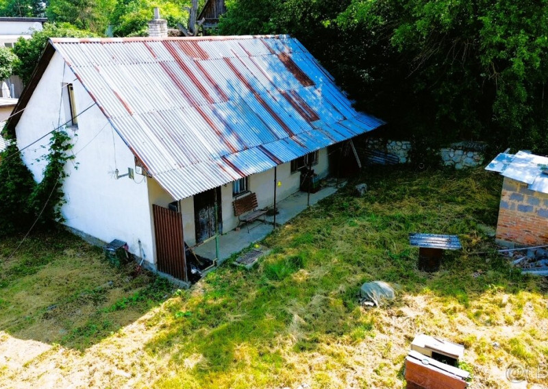 Dom - pozemok v obci Rešica
