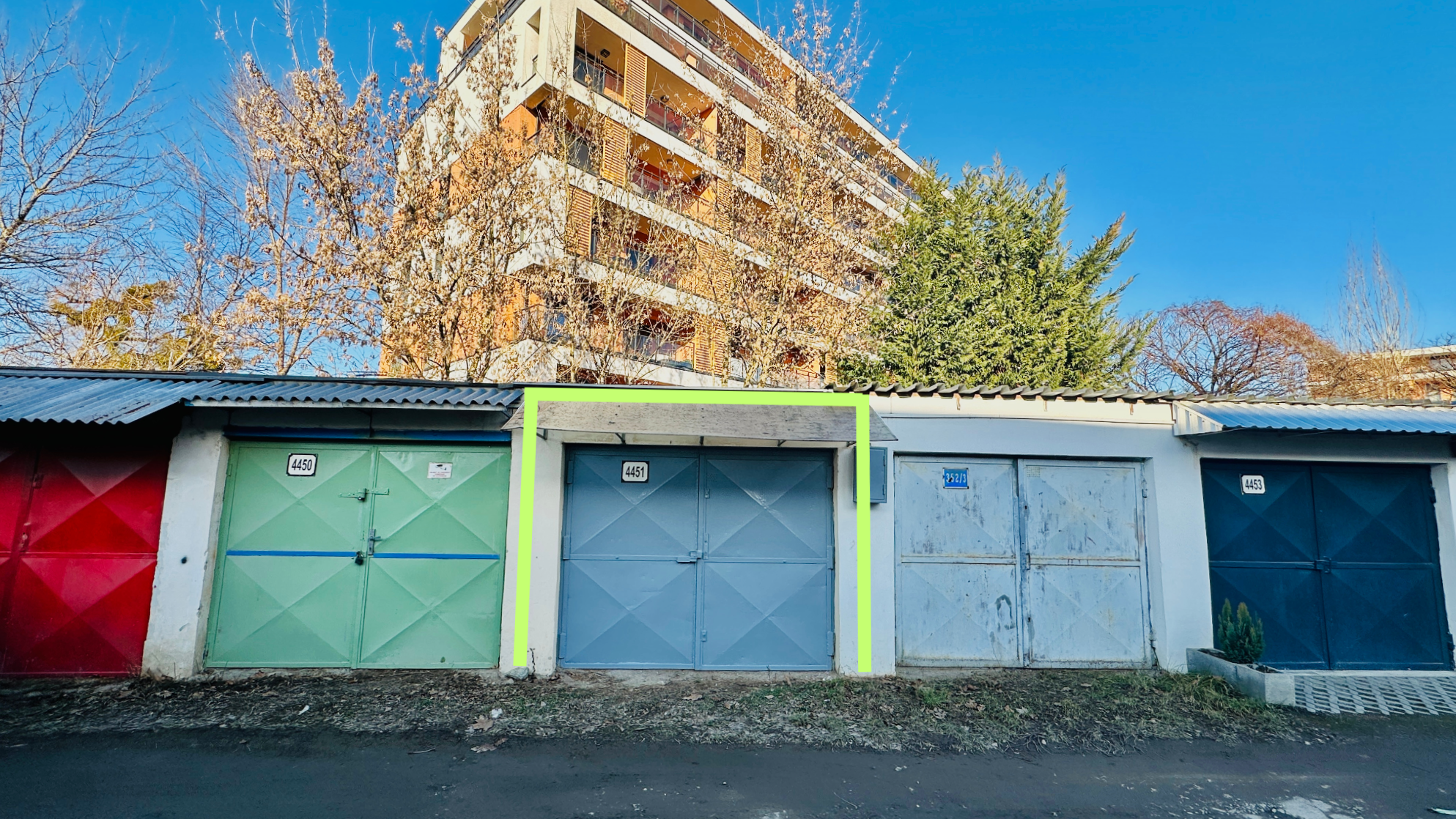 Garáž s montážnou jamou - Vodárenská ul.